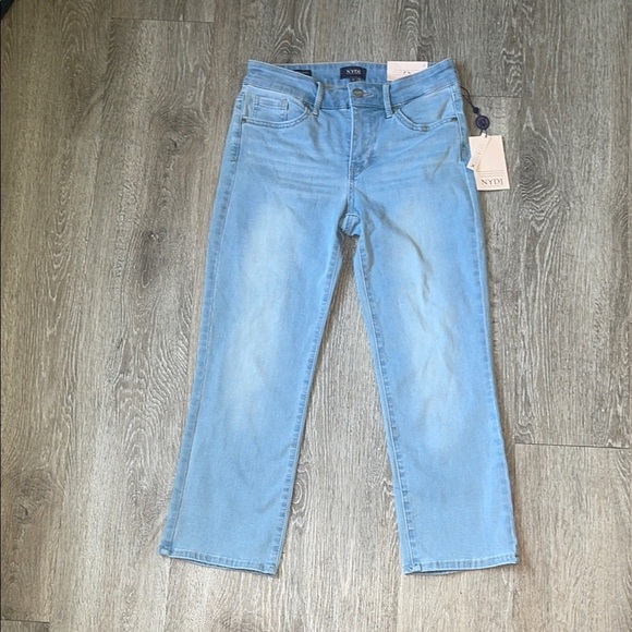 New nwt Marilyn straight cool embrace NYDJ Light Wash crop Jeans Hollander - Picture 2 of 6